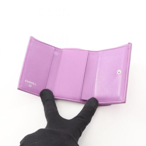 CHANEL Purple Lambskin Leather Wallet main image 6